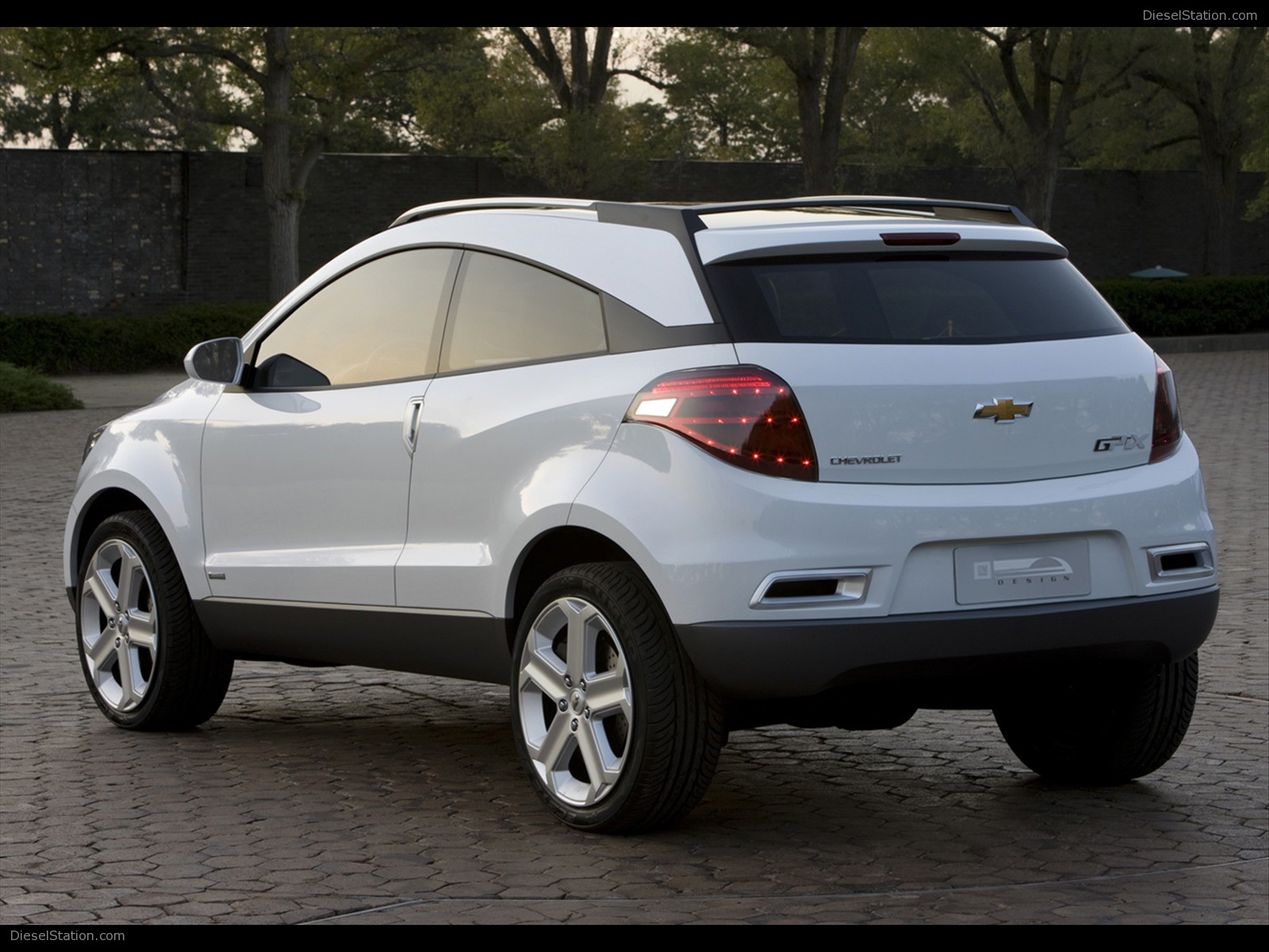 Chevrolet GPiX Crossover Coupe Concept